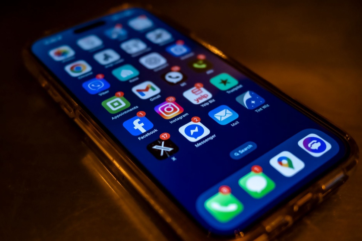 Popular social media app icons representing trending content platforms