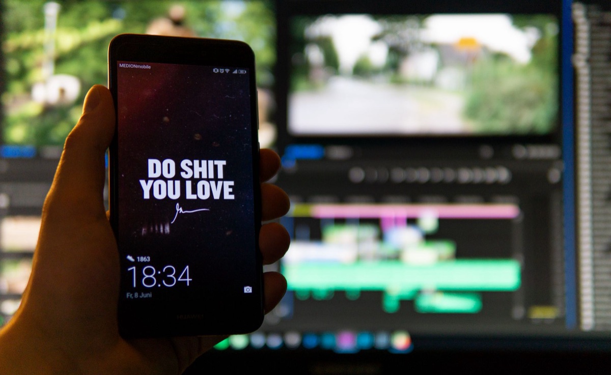 Interfaccia di un'app per il montaggio video su smartphone