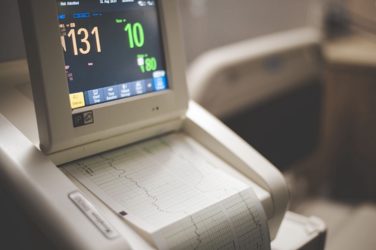 Gesundheitsapp-Oberfläche mit Fortschrittsbar und Herzfrequenzmonitor